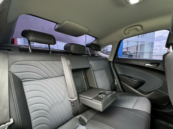2013 Opel Astra J Рестайлинг, коричневый, 700000 рублей - вид 19