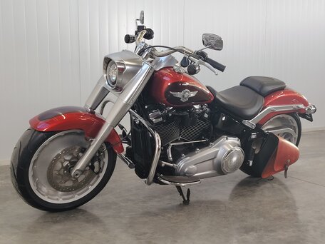 2017 Harley-Davidson Fat Boy, красный, 1789000 рублей, вид 4