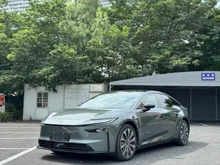2026 Toyota bZ7 88.13 kWh, зелёный, 4100002 рублей, вид 1