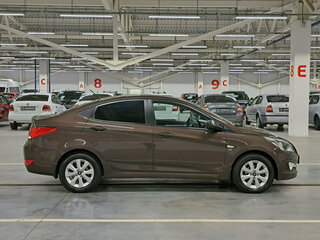 2016 Hyundai Solaris I Рестайлинг, коричневый, 1128000 рублей, вид 4