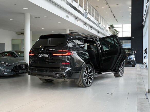 2025 BMW X7 M60i I (G07) Рестайлинг, чёрный, 18500000 рублей - вид 7