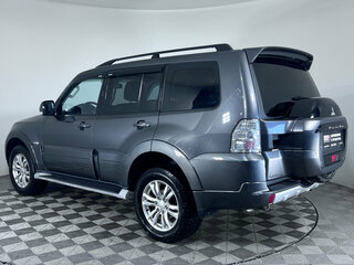 2015 Mitsubishi Pajero IV Рестайлинг 2, серый, 2140000 рублей, вид 4