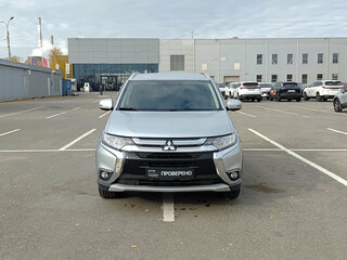2018 Mitsubishi Outlander III Рестайлинг 2, серебристый, 1629000 рублей, вид 2