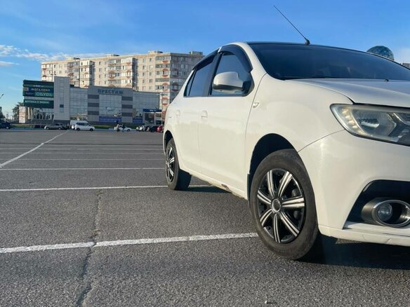 2020 Renault Logan II Рестайлинг, белый, 849000 рублей - вид 4