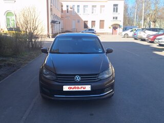 2017 Volkswagen Polo V Рестайлинг, коричневый, 600000 рублей, вид 1