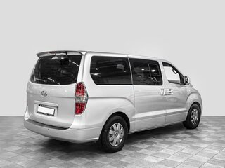 2009 Hyundai Grand Starex I, серебристый, 1705000 рублей, вид 3