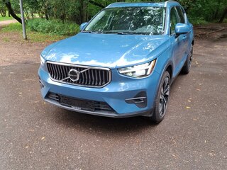 2023 Volvo XC40 I Рестайлинг, синий, 4450000 рублей, вид 2