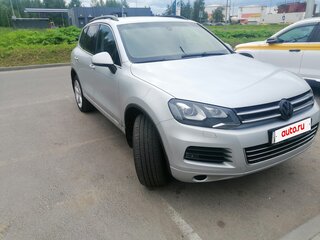 2011 Volkswagen Touareg II, серебристый, 1725000 рублей, вид 2