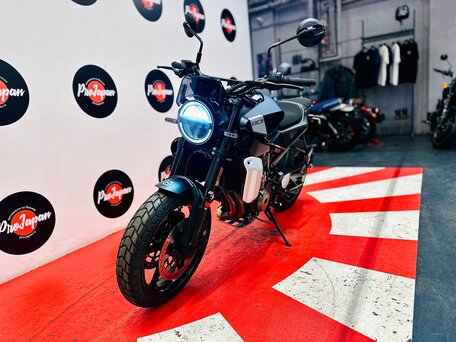 2024 Husqvarna Svartpilen 801, чёрный, 990000 рублей, вид 4
