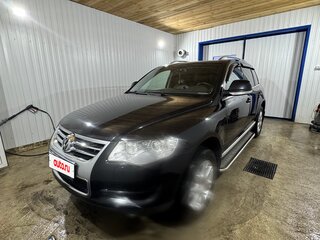 2006 Volkswagen Touareg I Рестайлинг, чёрный, 1650000 рублей, вид 3