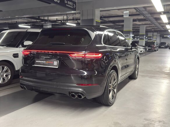 2023 Porsche Cayenne III, чёрный, 10430000 рублей - вид 5