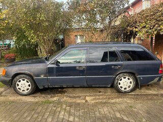 1994 Mercedes-Benz E-Класс 250 I (W124), синий, 525000 рублей, вид 4