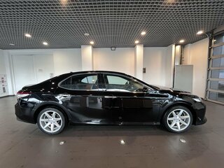 2019 Toyota Camry VIII (XV70), чёрный, 2470000 рублей, вид 2