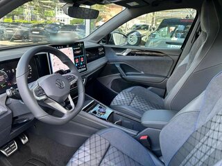 2026 Volkswagen Tiguan III, чёрный, 4030000 рублей, вид 5