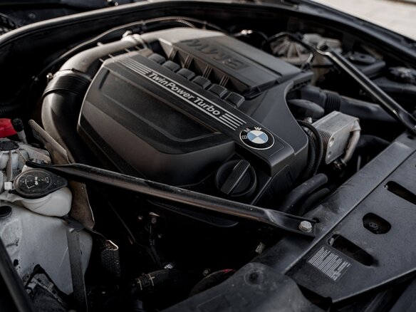2015 BMW 6 серии 640i xDrive III (F06/F13/F12) Рестайлинг, белый - вид 30