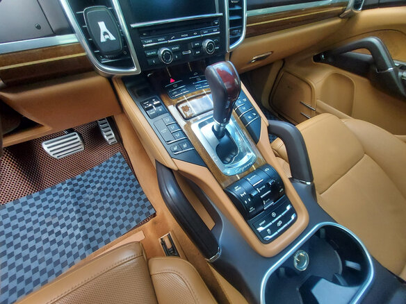 2014 Porsche Cayenne GTS II (958), коричневый, 2750000 рублей - вид 20