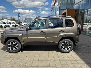 2026 Lada (ВАЗ) Niva Travel I Рестайлинг, серый, 1809000 рублей, вид 3