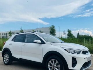 2019 Kia Stonic I, белый, 1650000 рублей, вид 4