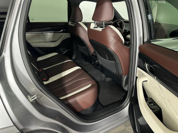 2023 Geely Monjaro I, серый, 2550000 рублей - вид 16