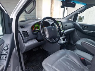 2012 Hyundai Grand Starex I, белый, 1700000 рублей, вид 5