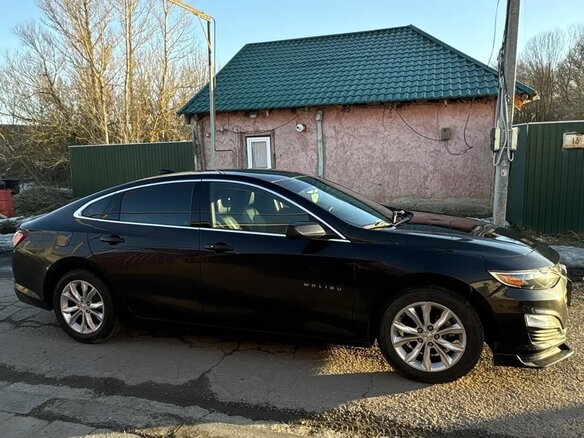 2019 Chevrolet Malibu IX Рестайлинг, чёрный, 1700000 рублей - вид 1