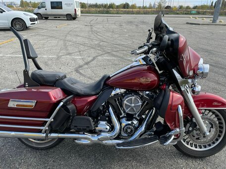 2009 Harley-Davidson Electra Glide, красный, 850000 рублей, вид 2