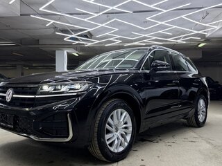 2025 Volkswagen Touareg III Рестайлинг, чёрный, 7900000 рублей, вид 5