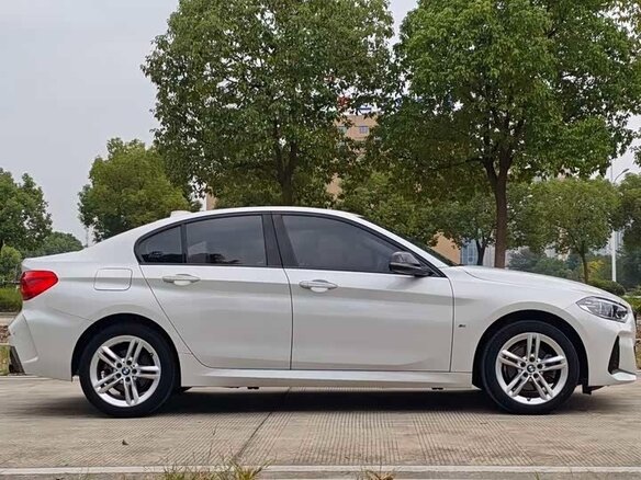 2023 BMW 1 серии 120i III (F52) Рестайлинг, белый, 1710001 рублей - вид 3