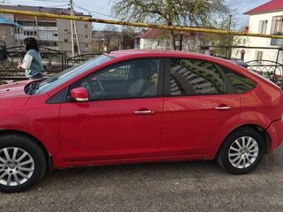 2010 Ford Focus II Рестайлинг, красный, 385000 рублей, вид 2