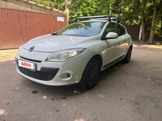 2011 Renault Megane III, белый, 700000 рублей, вид 3