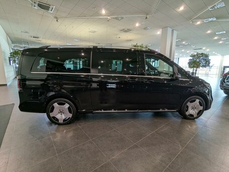 2026 Mercedes-Benz V-Класс Extra Long 300 d экстра длинный III (W447) Рестайлинг 2, чёрный, 15190000 рублей, вид 4