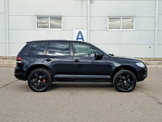 2008 Volkswagen Touareg I Рестайлинг, чёрный, 990000 рублей, вид 4