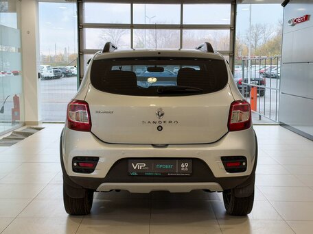 2018 Renault Sandero Stepway II Рестайлинг, серебристый, 1117000 рублей, вид 5
