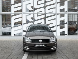 2017 Volkswagen Polo V Рестайлинг, коричневый, 1410000 рублей, вид 3