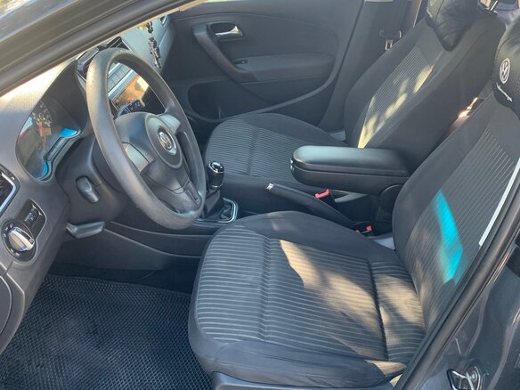 2011 Volkswagen Polo V, серый, 770000 рублей - вид 5