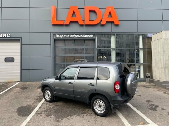 2020 Lada (ВАЗ) Niva, серый, 795000 рублей - вид 3