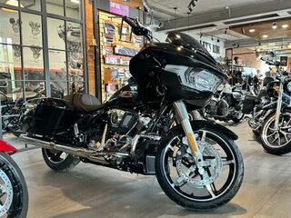 2024 Harley-Davidson Road Glide, чёрный, 3950000 рублей, вид 3