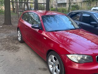 2007 BMW 1 серии 116i I (E81/E82/E87/E88) Рестайлинг, красный, 600000 рублей, вид 3