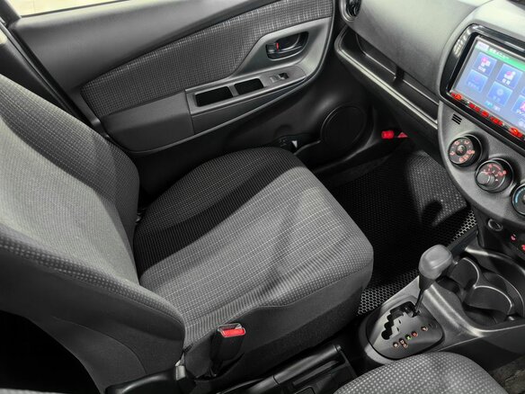 2018 Toyota Vitz III (XP130) Рестайлинг 2, чёрный, 975000 рублей - вид 12