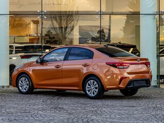 2017 Kia Rio IV, оранжевый, 1255000 рублей, вид 4