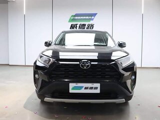 2022 Toyota RAV4 V (XA50), чёрный, 2400000 рублей, вид 4