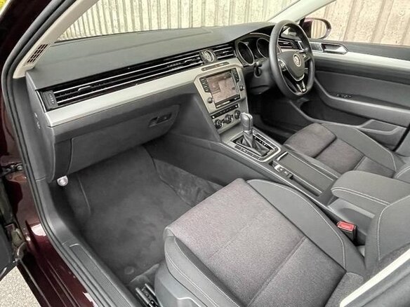 2017 Volkswagen Passat B8, пурпурный - вид 11