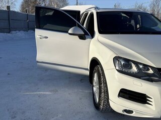 2013 Volkswagen Touareg II, белый, 2500000 рублей, вид 1