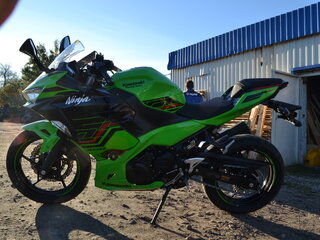 2024 Kawasaki Ninja 400, зелёный, 685000 рублей, вид 5