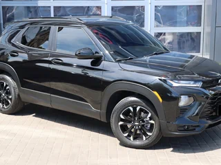 2023 Chevrolet TrailBlazer III, чёрный, 1980000 рублей, вид 4