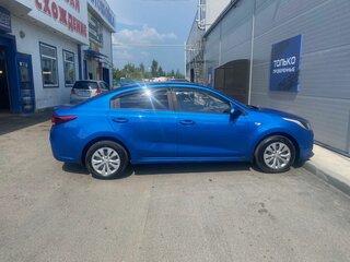 2017 Kia Rio IV, синий, 996000 рублей, вид 4