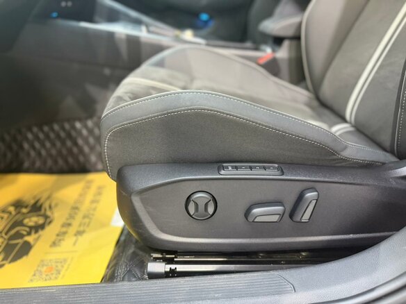 2023 Volkswagen Golf VIII, чёрный, 1650000 рублей - вид 14
