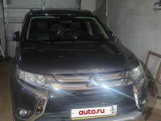 2016 Mitsubishi Outlander III Рестайлинг 2, серый, 1700000 рублей, вид 2