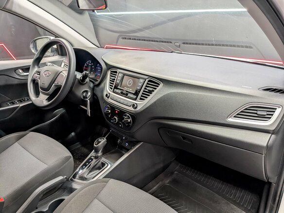 2022 Hyundai Solaris II Рестайлинг, белый, 1525000 рублей - вид 10