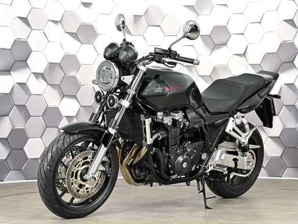 2025 Honda CB 1300, чёрный - вид 1